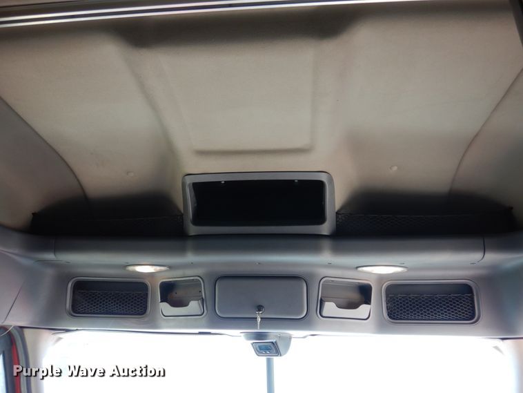 image for item DK4246 2013 Freightliner Cascadia 125  semi truck