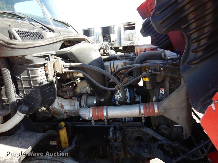 image for item DK4246 2013 Freightliner Cascadia 125  semi truck