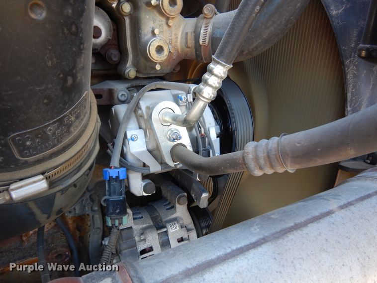 image for item DK4246 2013 Freightliner Cascadia 125  semi truck