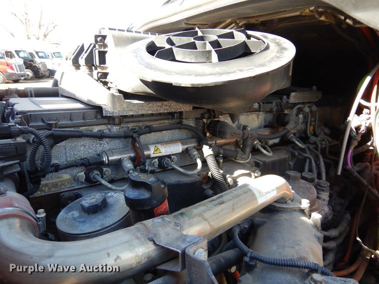 image for item DK4246 2013 Freightliner Cascadia 125  semi truck