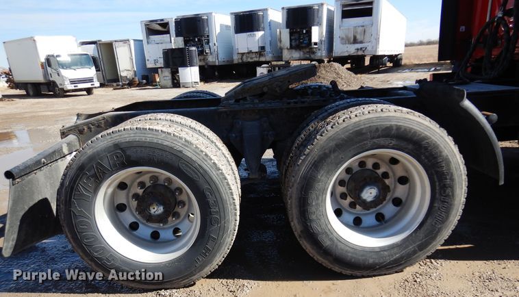 image for item DK4246 2013 Freightliner Cascadia 125  semi truck