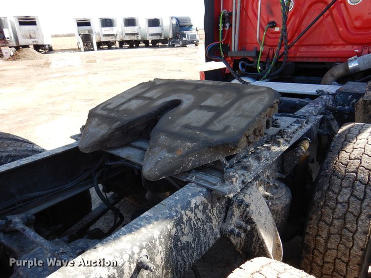 image for item DK4247 2013 Freightliner Cascadia 125  semi truck