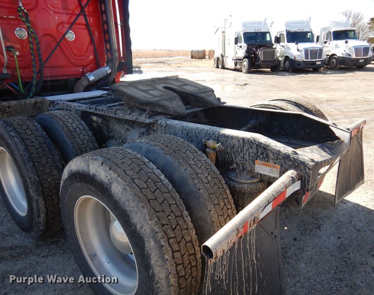 image for item DK4247 2013 Freightliner Cascadia 125  semi truck