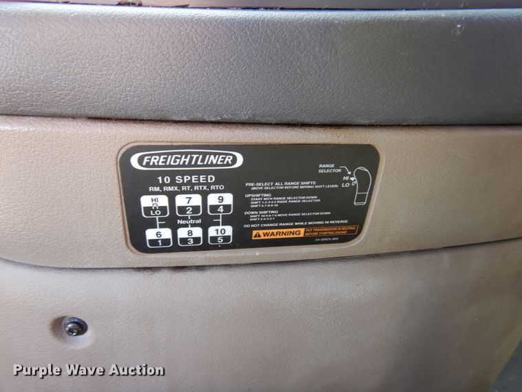 image for item DK4247 2013 Freightliner Cascadia 125  semi truck