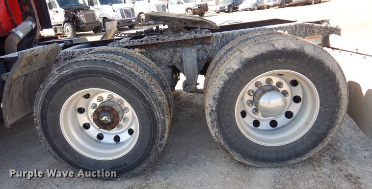 image for item DK4247 2013 Freightliner Cascadia 125  semi truck