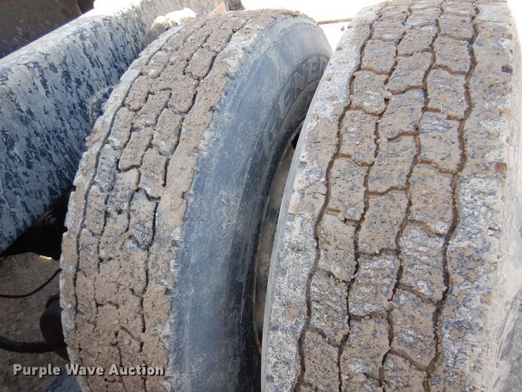 image for item DK4247 2013 Freightliner Cascadia 125  semi truck