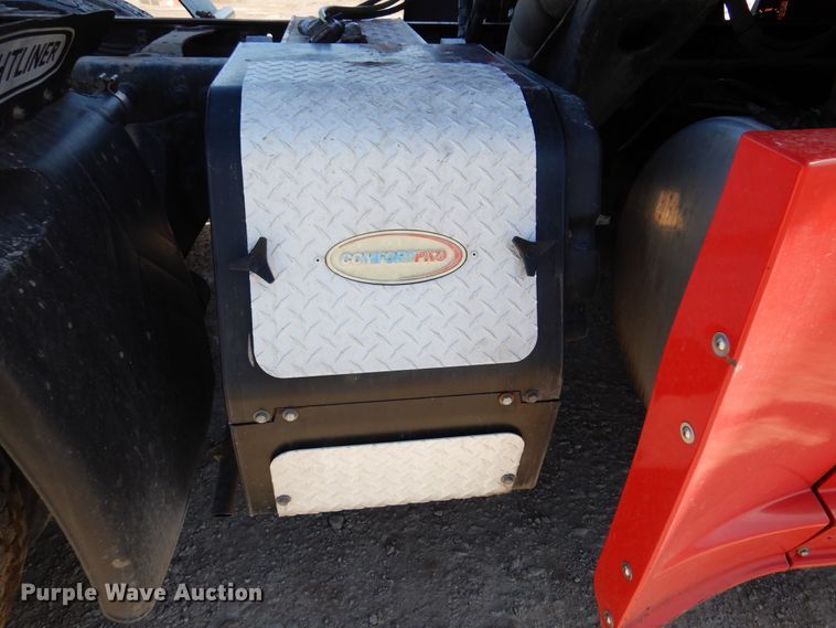 image for item DK4248 2013 Freightliner Cascadia 125  semi truck