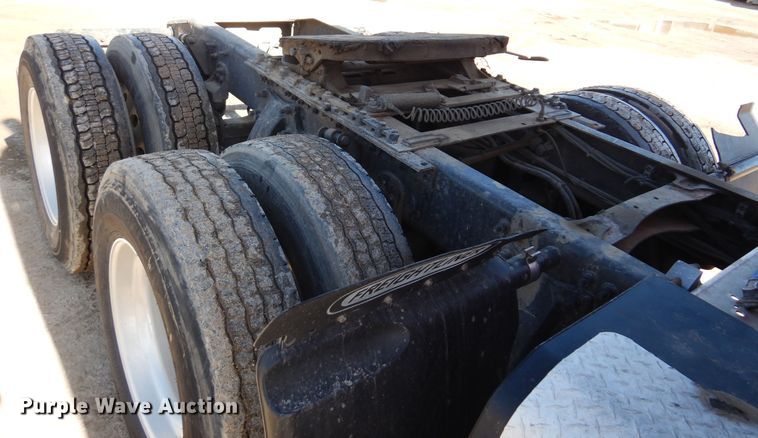 image for item DK4248 2013 Freightliner Cascadia 125  semi truck