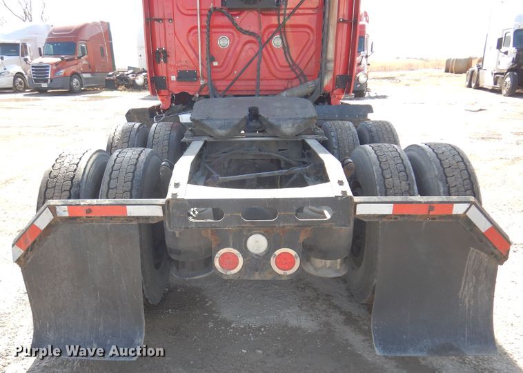 image for item DK4248 2013 Freightliner Cascadia 125  semi truck