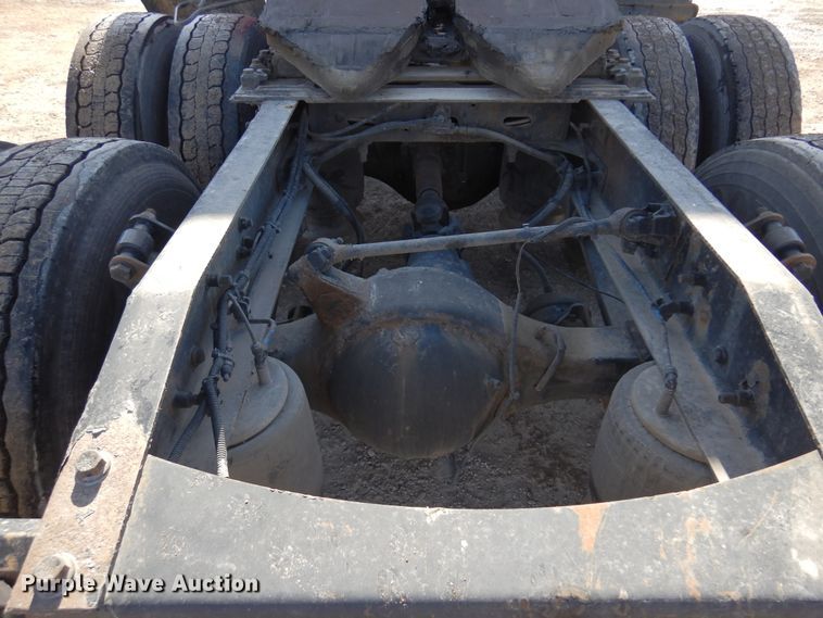 image for item DK4248 2013 Freightliner Cascadia 125  semi truck