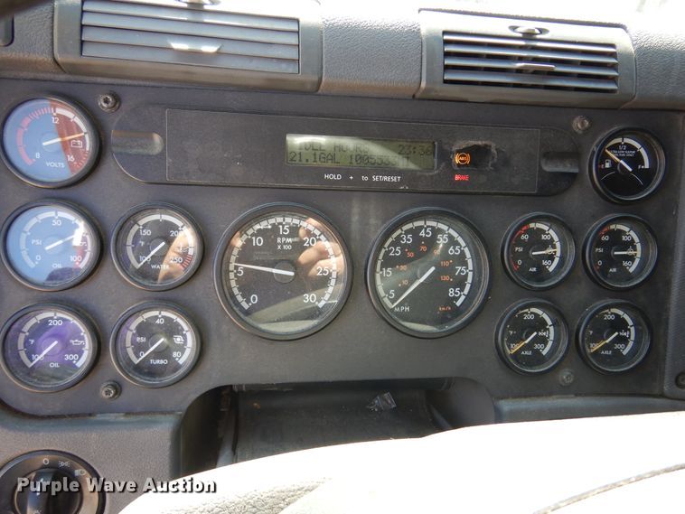 image for item DK4248 2013 Freightliner Cascadia 125  semi truck