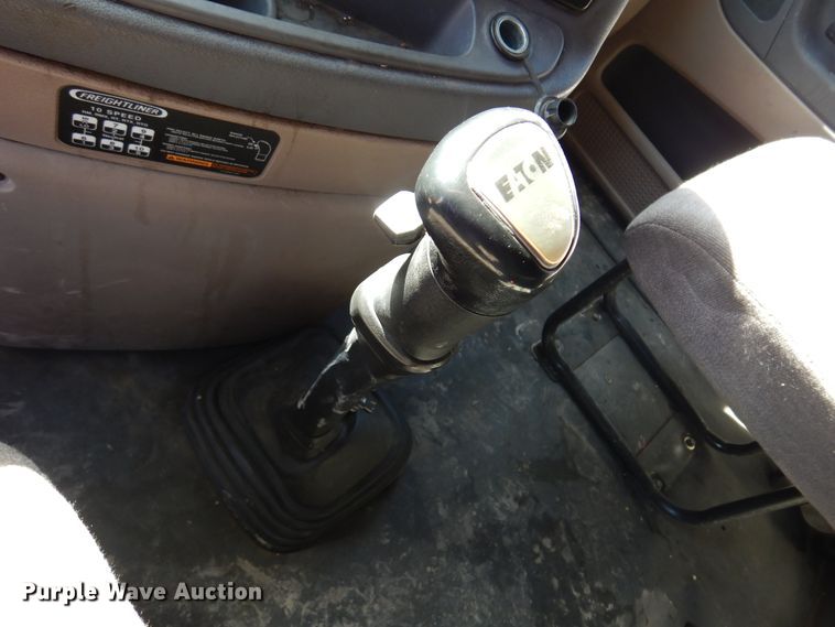 image for item DK4248 2013 Freightliner Cascadia 125  semi truck