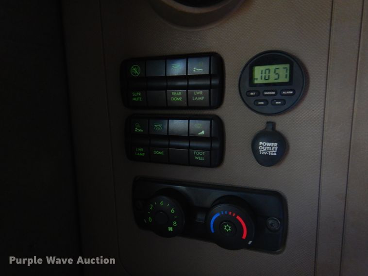 image for item DK4248 2013 Freightliner Cascadia 125  semi truck