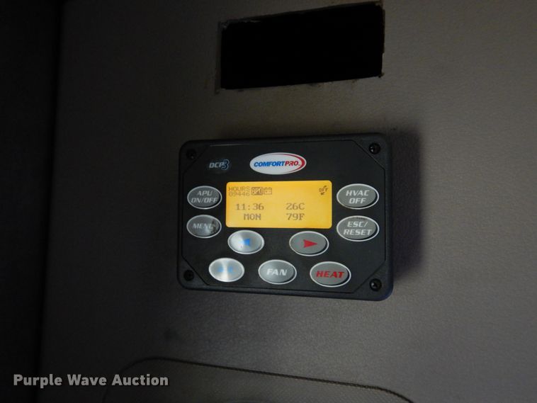 image for item DK4248 2013 Freightliner Cascadia 125  semi truck