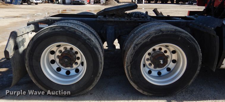 image for item DK4248 2013 Freightliner Cascadia 125  semi truck