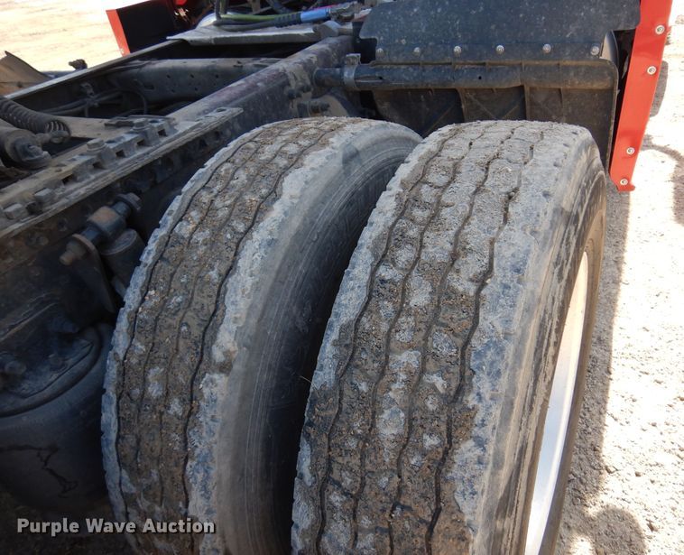 image for item DK4248 2013 Freightliner Cascadia 125  semi truck