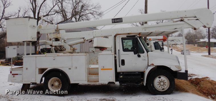 image for item DK4287 2006 International 4300  bucket truck
