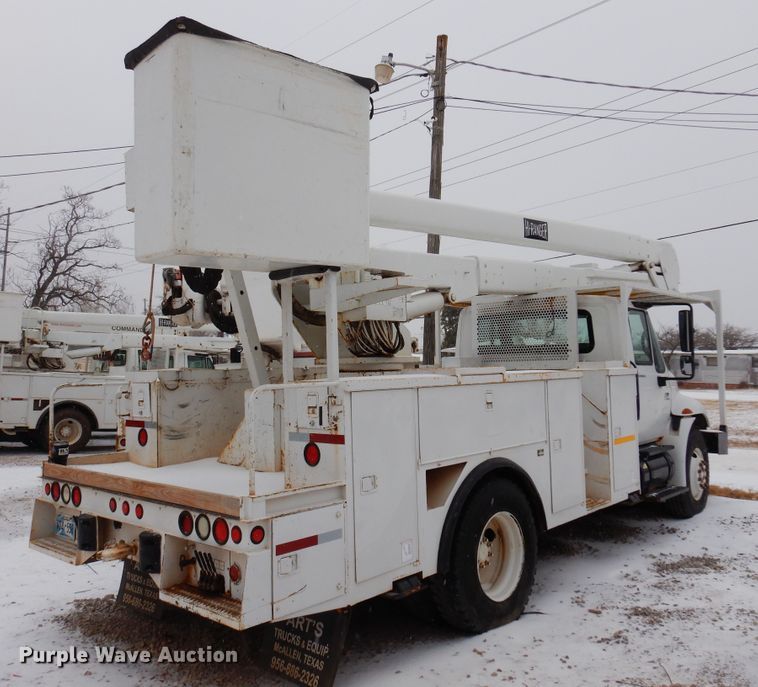 image for item DK4287 2006 International 4300  bucket truck