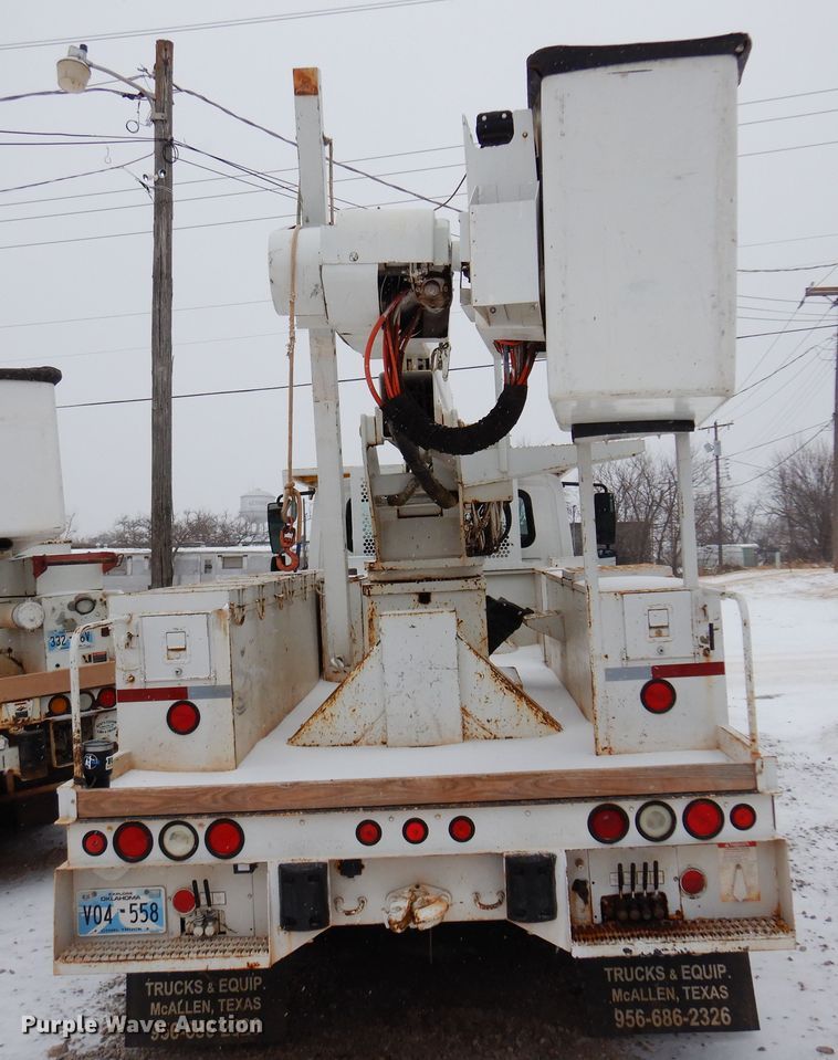 image for item DK4287 2006 International 4300  bucket truck