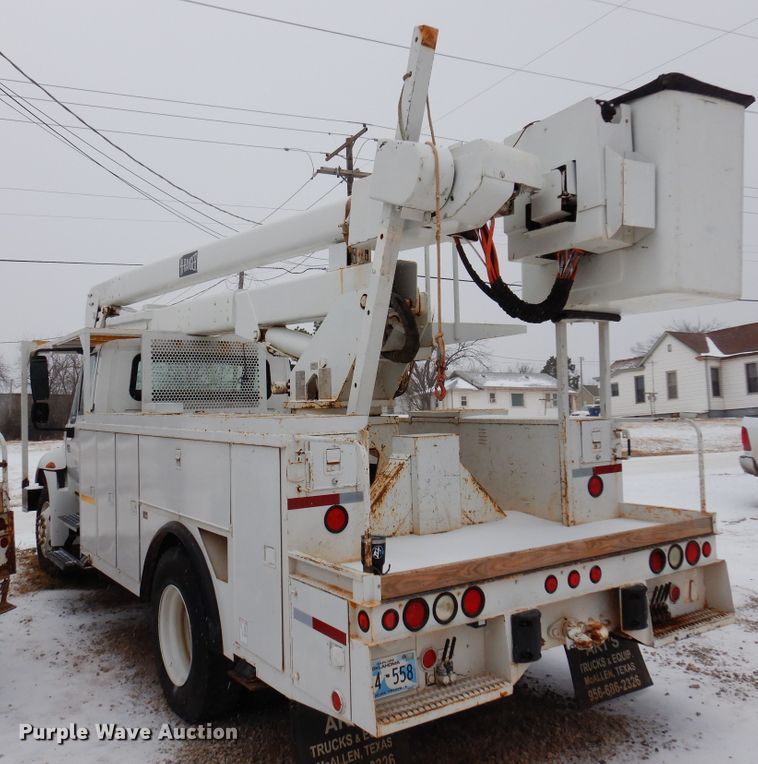 image for item DK4287 2006 International 4300  bucket truck
