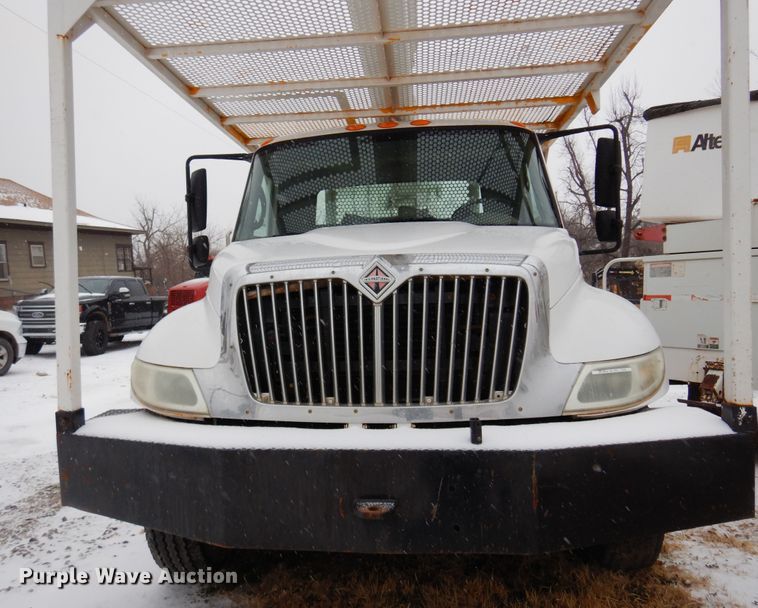image for item DK4287 2006 International 4300  bucket truck