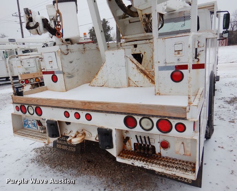 image for item DK4287 2006 International 4300  bucket truck