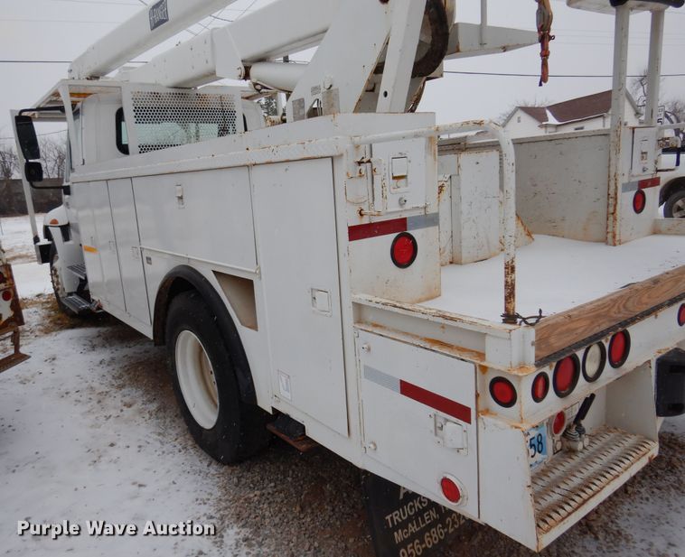 image for item DK4287 2006 International 4300  bucket truck