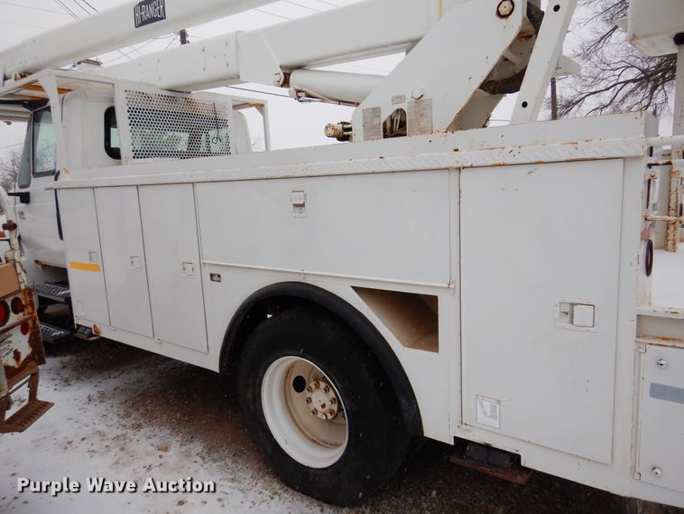 image for item DK4287 2006 International 4300  bucket truck