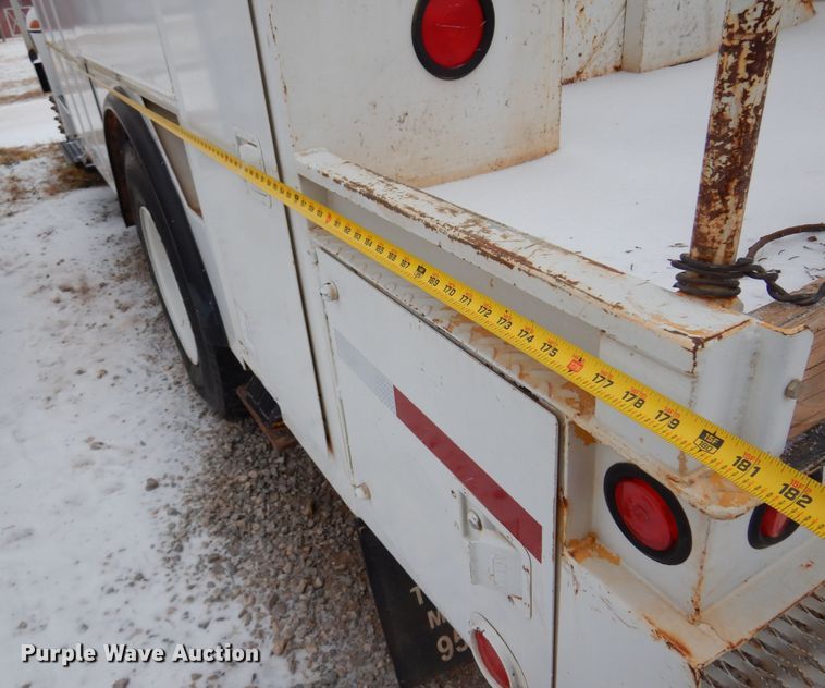 image for item DK4287 2006 International 4300  bucket truck