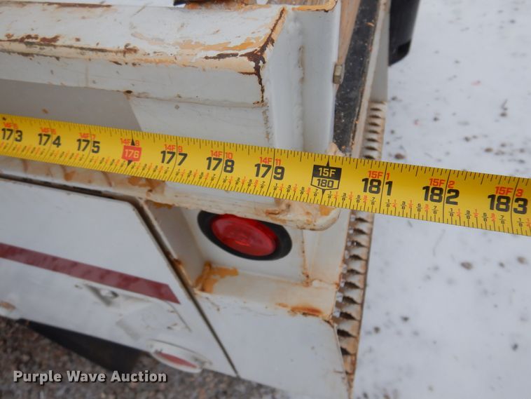 image for item DK4287 2006 International 4300  bucket truck