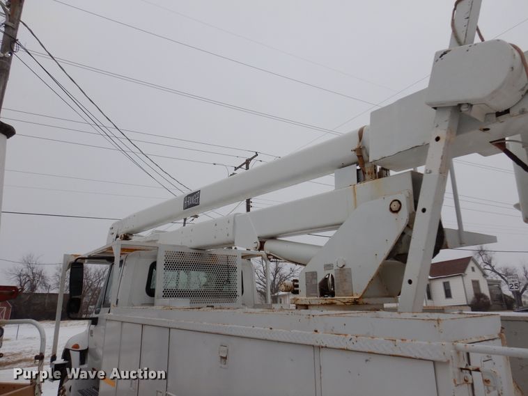 image for item DK4287 2006 International 4300  bucket truck