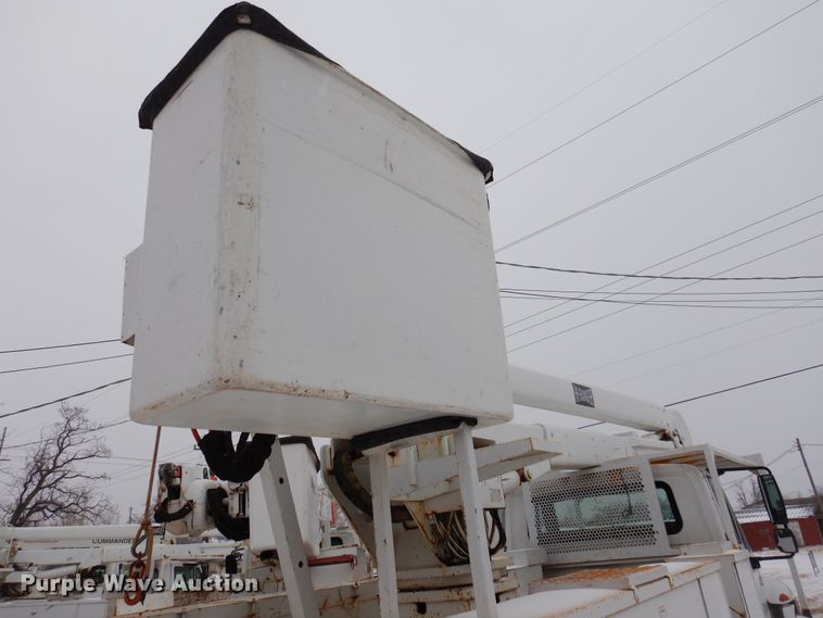 image for item DK4287 2006 International 4300  bucket truck