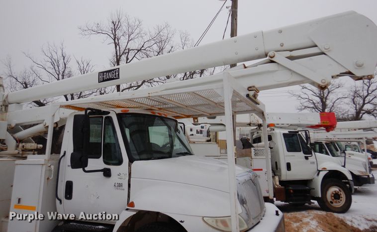 image for item DK4287 2006 International 4300  bucket truck