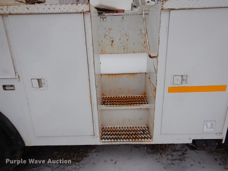 image for item DK4287 2006 International 4300  bucket truck