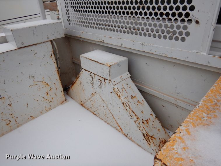 image for item DK4287 2006 International 4300  bucket truck