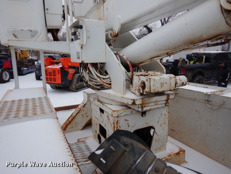 image for item DK4287 2006 International 4300  bucket truck