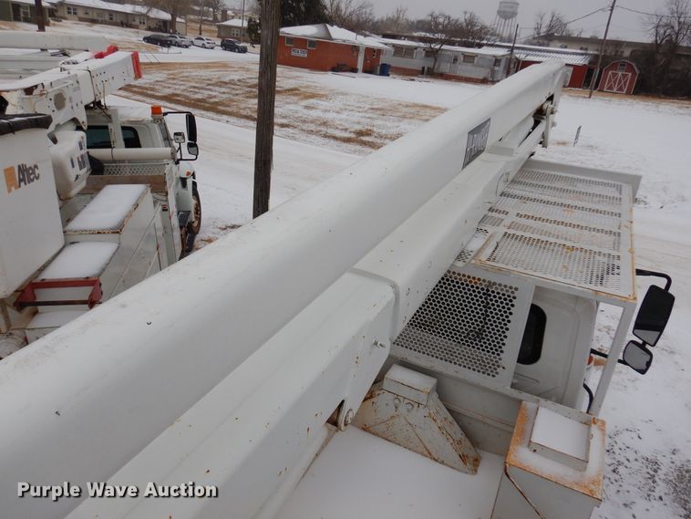 image for item DK4287 2006 International 4300  bucket truck