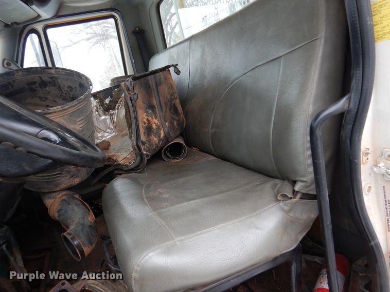 image for item DK4287 2006 International 4300  bucket truck