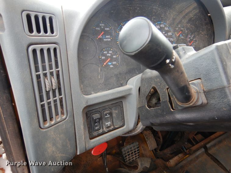 image for item DK4287 2006 International 4300  bucket truck