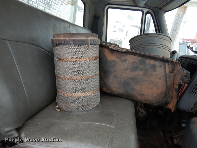 image for item DK4287 2006 International 4300  bucket truck