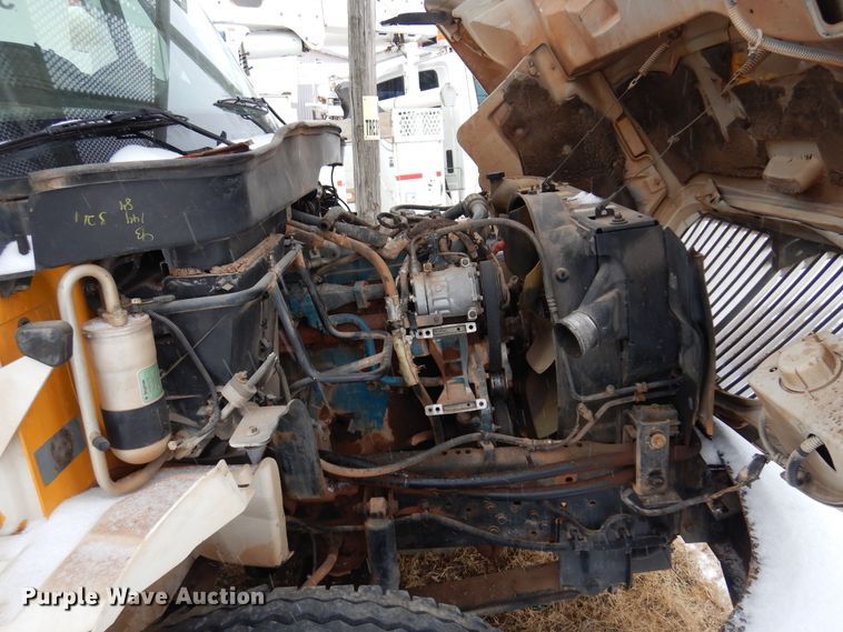 image for item DK4287 2006 International 4300  bucket truck