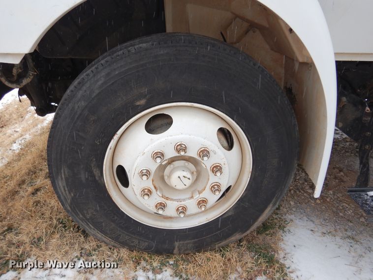 image for item DK4287 2006 International 4300  bucket truck