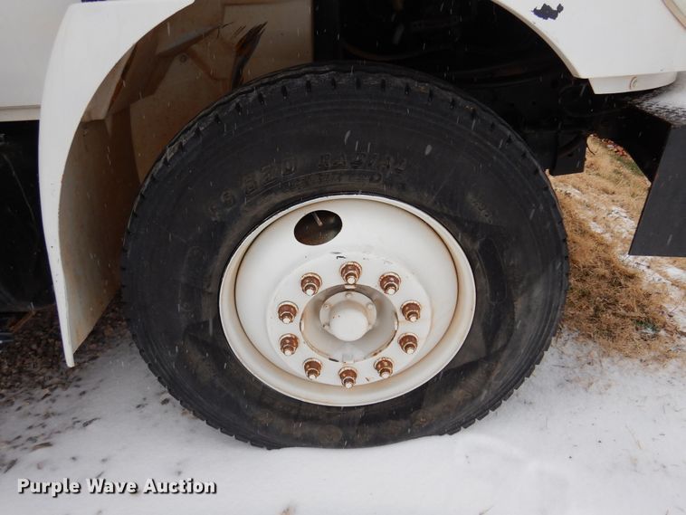 image for item DK4287 2006 International 4300  bucket truck