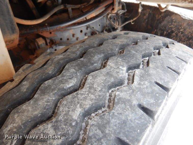 image for item DK4287 2006 International 4300  bucket truck