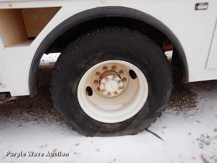 image for item DK4287 2006 International 4300  bucket truck