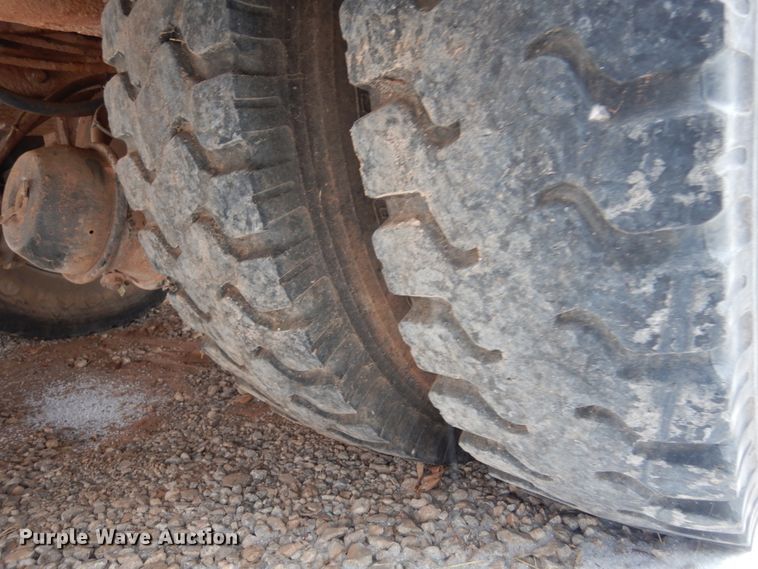 image for item DK4287 2006 International 4300  bucket truck