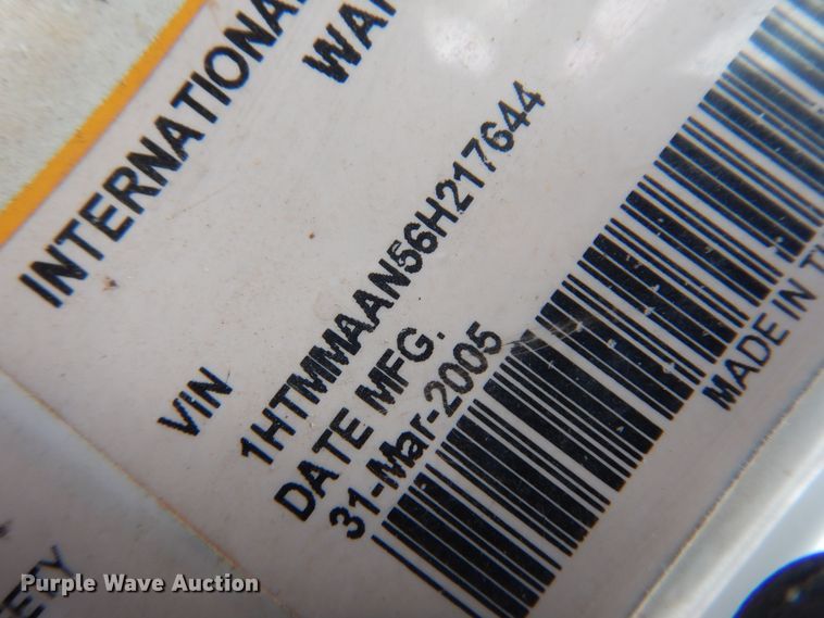 image for item DK4287 2006 International 4300  bucket truck