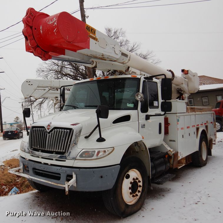 image for item DK4288 2006 International 4400  bucket truck