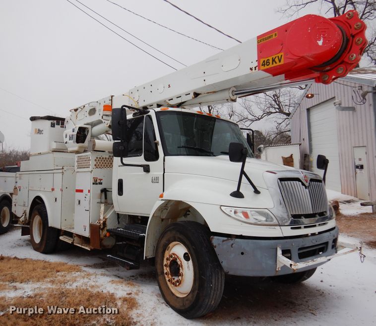 image for item DK4288 2006 International 4400  bucket truck
