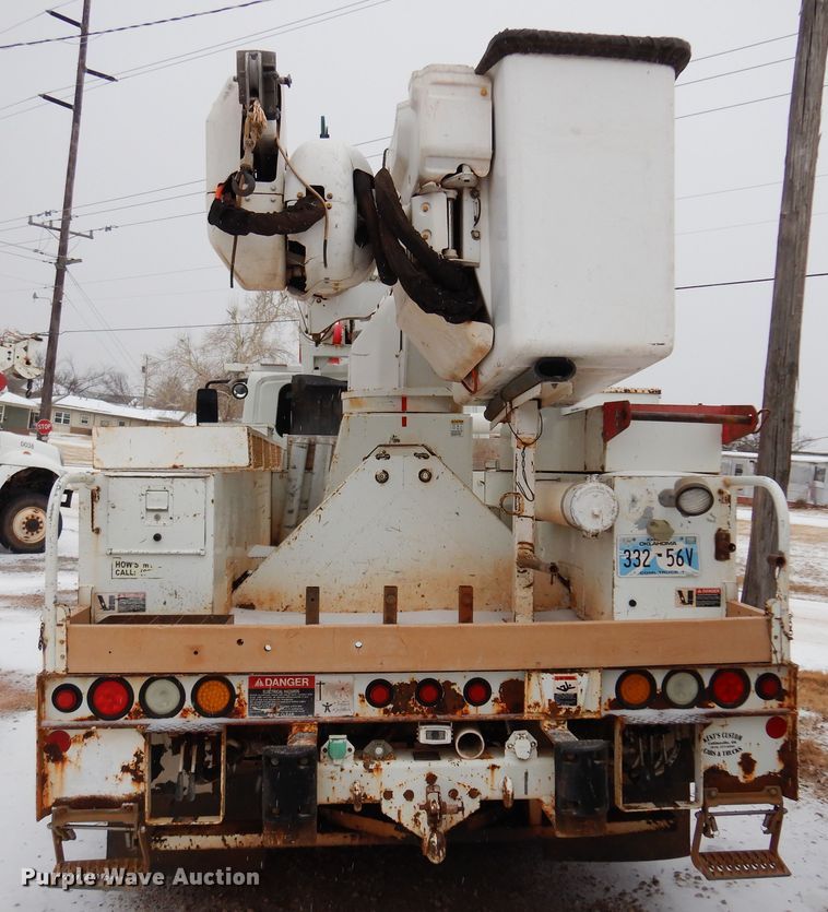 image for item DK4288 2006 International 4400  bucket truck